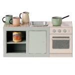 Maileg Kuchyňský kout s nádobím pro myšky Maileg, šedá barva, papír, pryskyřice