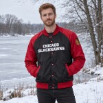 Mitchell & Ness Pánská bunda Chicago Blackhawks NHL Connor Bedard #98 Player Lightweight Satin Jacket Velikost: XL