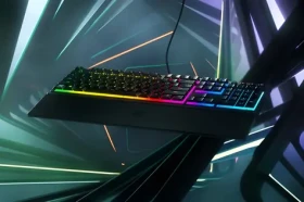 Razer Ornata V3 černá / Herní klávesnice / hybridní / USB / spínače Razer Mecha-Membrane / DE (RZ03-04460400-R3G1)